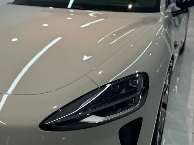 Xiaomi SU7 — Фото автомобиля 17