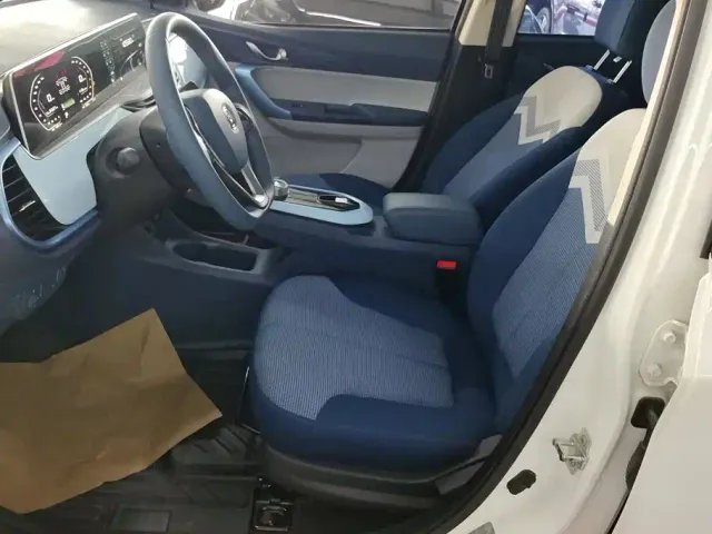 Changan Benben E-Star — Фото автомобиля 9