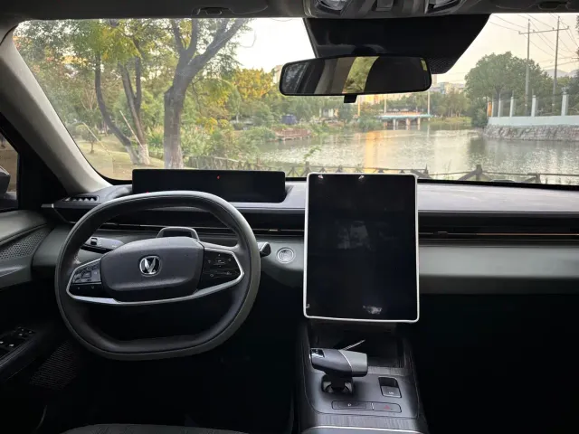 Changan Lamore — Фото автомобиля 10