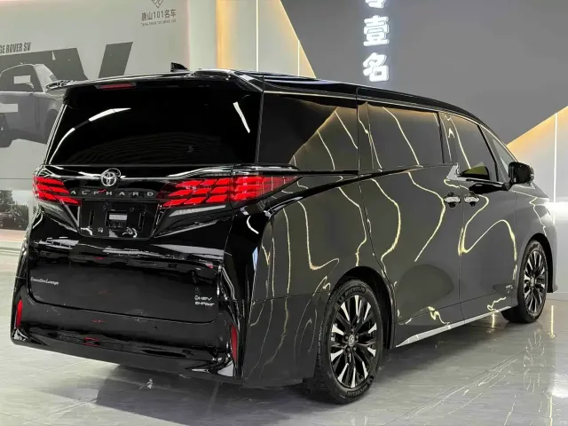 Toyota Alphard — Фото автомобиля 11