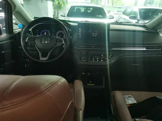 Honda Odyssey — Фото автомобиля 9
