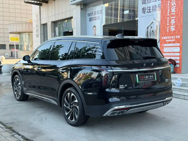 Hongqi HS7 PHEV — Фото автомобиля 12