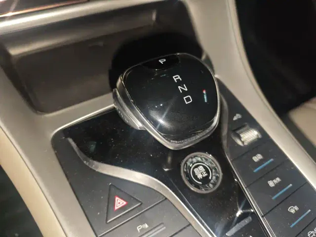 BYD Song Pro — Фото автомобиля 10