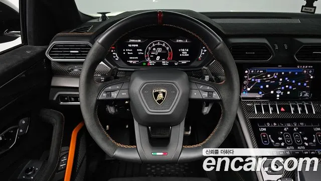 Lamborghini Urus — Фото автомобиля 12