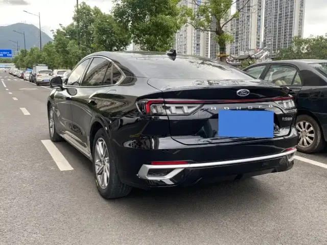 Ford Mondeo — Фото автомобиля 8