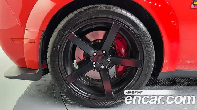 Dodge Challenger — Фото автомобиля 5