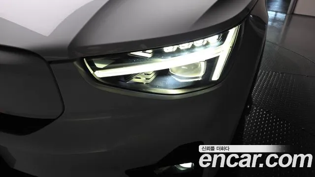 Volvo C40 Recharge — Фото автомобиля 7