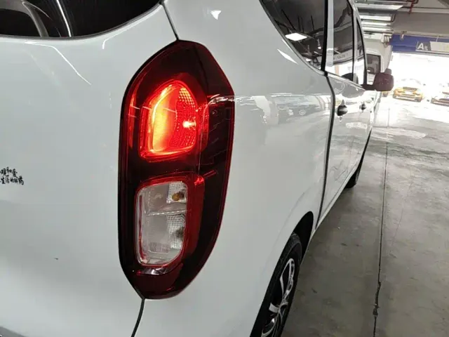 Wuling Hongguang — Фото автомобиля 7