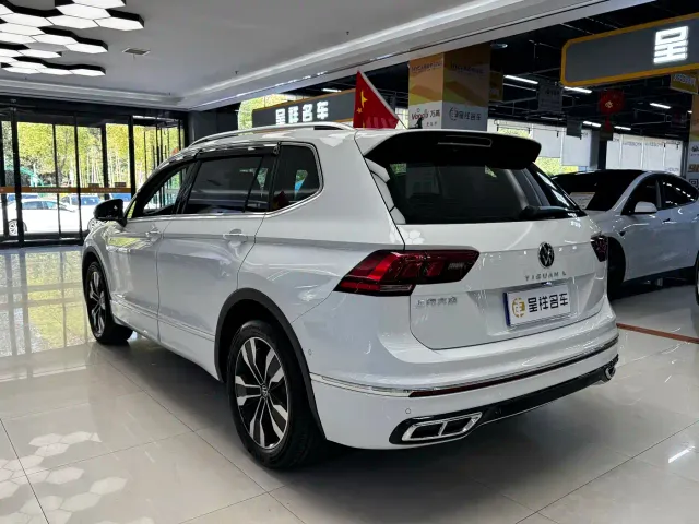 Volkswagen Tiguan L — Фото автомобиля 6
