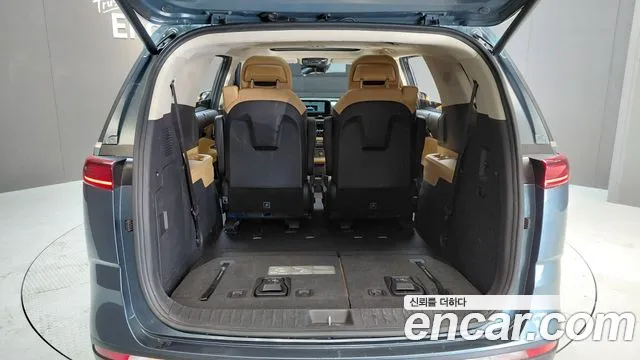 Kia Carnival Generation 4 — Фото автомобиля 25