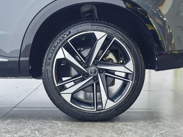Roewe RX5 Max — Фото автомобиля 9