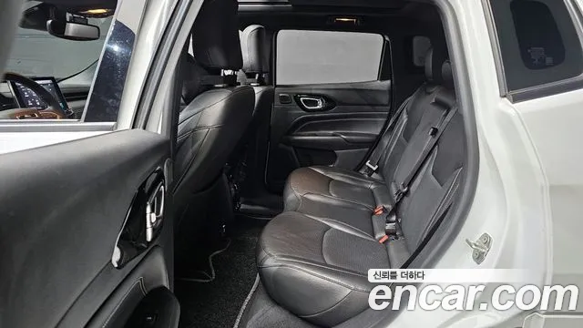 Jeep Compass — Фото автомобиля 13