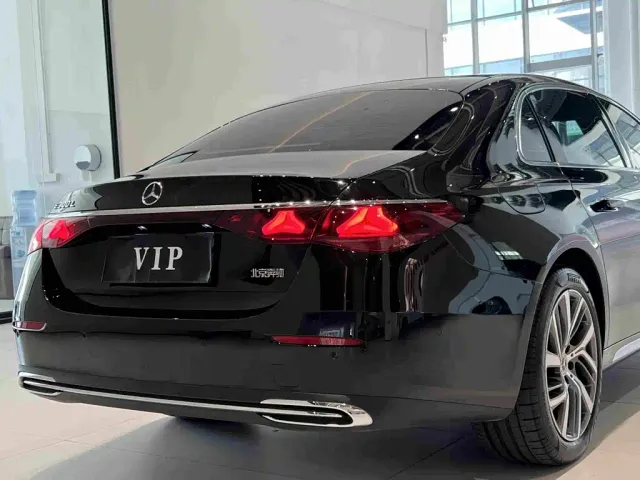 Mercedes-Benz E-Class — Фото автомобиля 19