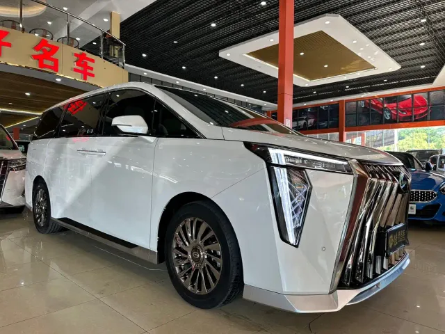 GAC Trumpchi M8 — Фото автомобиля 3