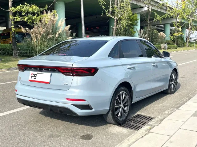 Geely Emgrand — Фото автомобиля 6