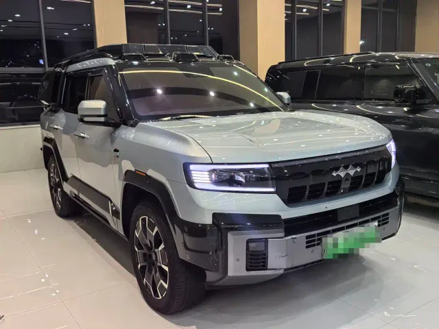 BYD FangChengBao Leopard 8 — Фото автомобиля 3