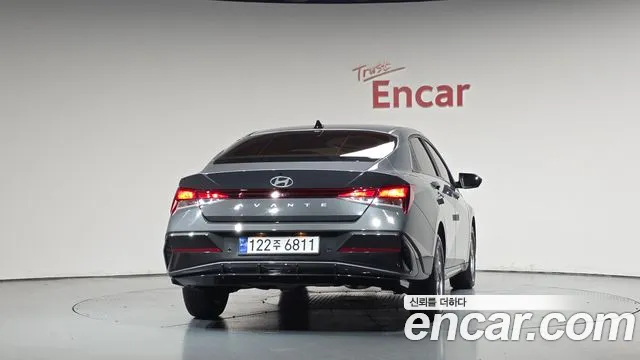 Hyundai Avante CN7 — Фото автомобиля 3