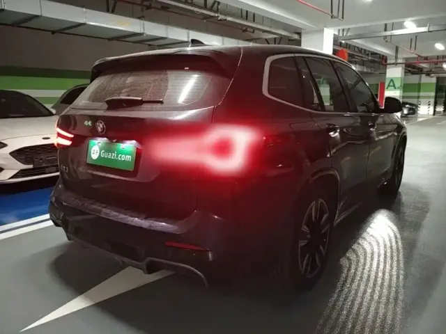 BMW iX3 — Фото автомобиля 6
