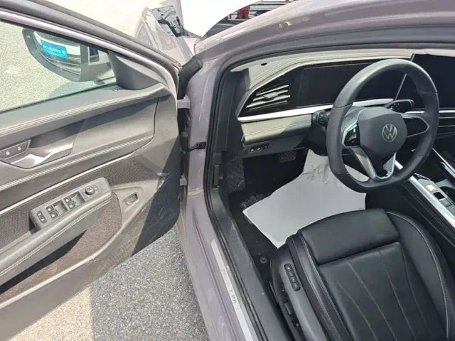 Volkswagen Passat — Фото автомобиля 15