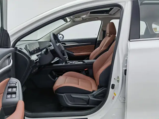 Changan Eado — Фото автомобиля 10