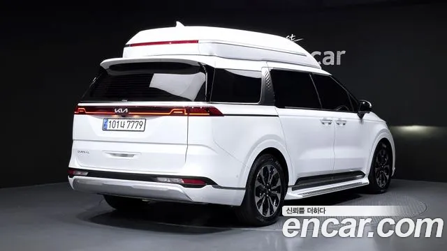 Kia Carnival Generation 4 — Фото автомобиля 2