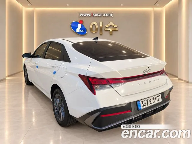 Hyundai Avante — Фото автомобиля 3