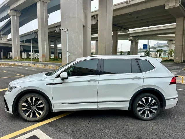 Volkswagen Tiguan L — Фото автомобиля 5