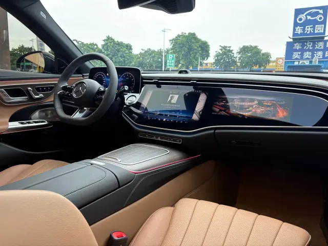 Mercedes-Benz E-Class — Фото автомобиля 12
