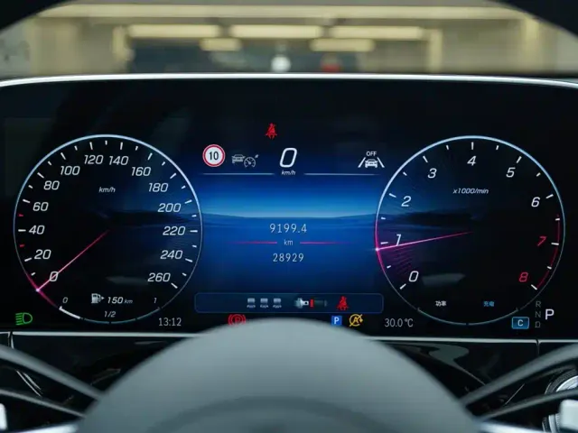 Mercedes-Benz E-Class — Фото автомобиля 7
