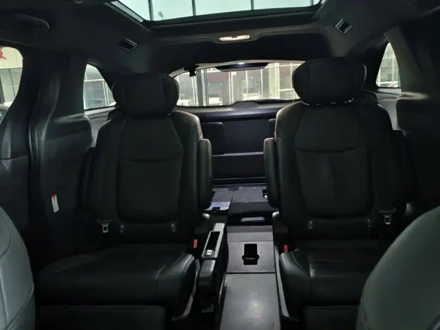 Toyota Granvia — Фото автомобиля 15