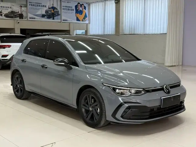 Volkswagen Golf — Фото автомобиля 3