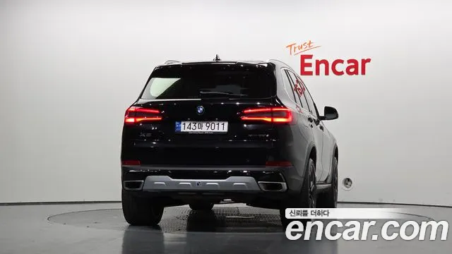 Фотография автомобиля — BMW X5