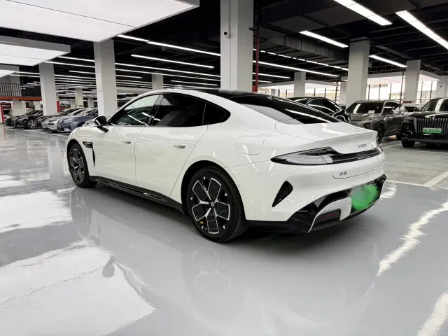Xiaomi SU7 — Фото автомобиля 14