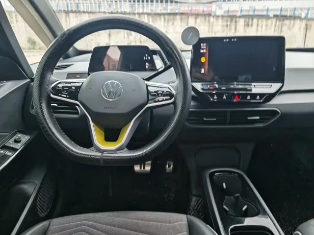 Volkswagen ID.3 — Фото автомобиля 10