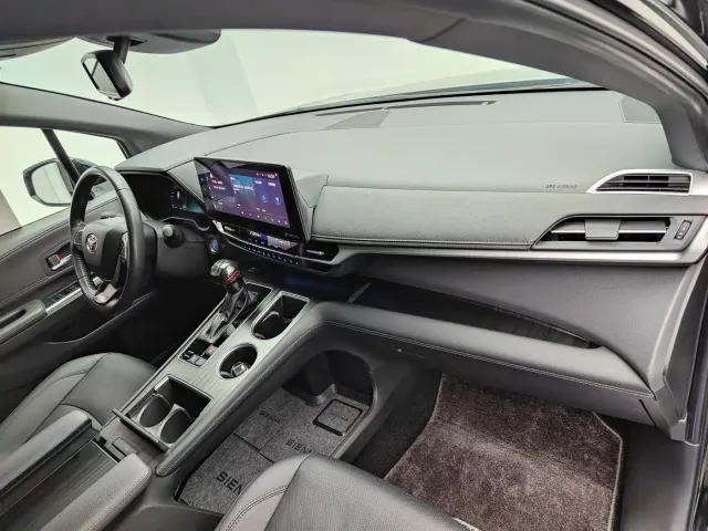 Toyota Sienna — Фото автомобиля 22