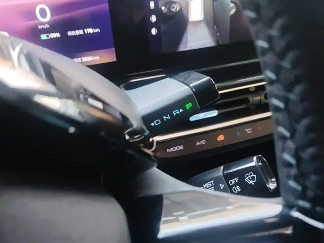 Baojun KiWi EV — Фото автомобиля 13