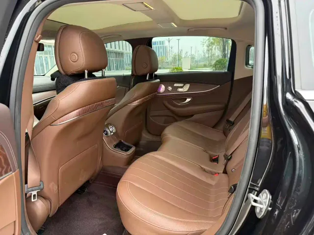 Mercedes-Benz E-Class — Фото автомобиля 6