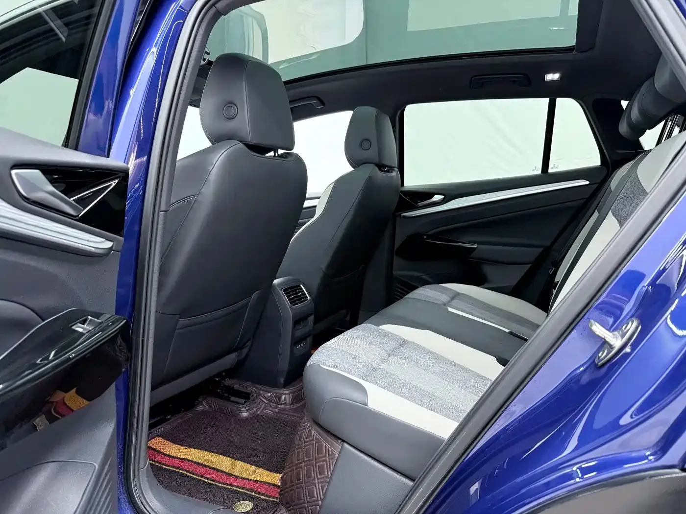 Volkswagen ID.4 CROZZ 2022 Standard Range PURE Edition — Фото автомобиля 10
