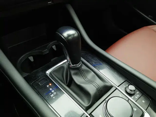 Mazda Axela — Фото автомобиля 13