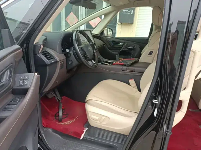 Toyota Alphard — Фото автомобиля 14
