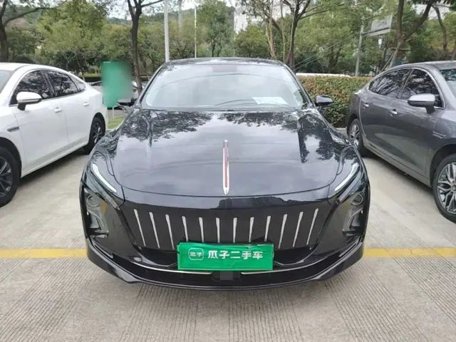 Hongqi E-QM5 — Фото автомобиля 2