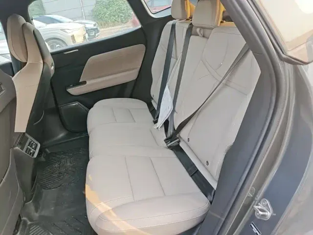 Volvo XC70 Plug-in Hybrid — Фото автомобиля 16