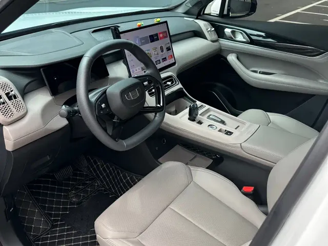 Geely Boyue L — Фото автомобиля 11