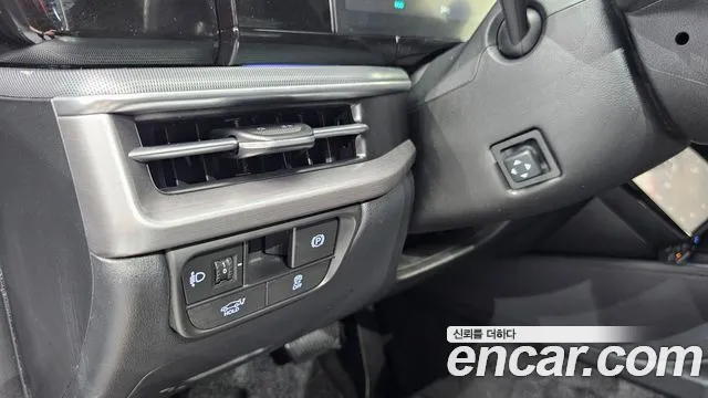 Hyundai Grandeur Grandeur (GN7) 2.5 Бензин 2WD — Фото автомобиля 16