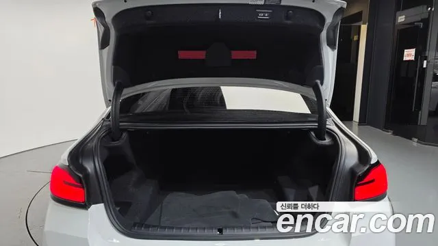 BMW 5 Series G30 — Фото автомобиля 20