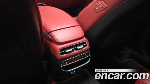Genesis GV70 — Фото автомобиля 27
