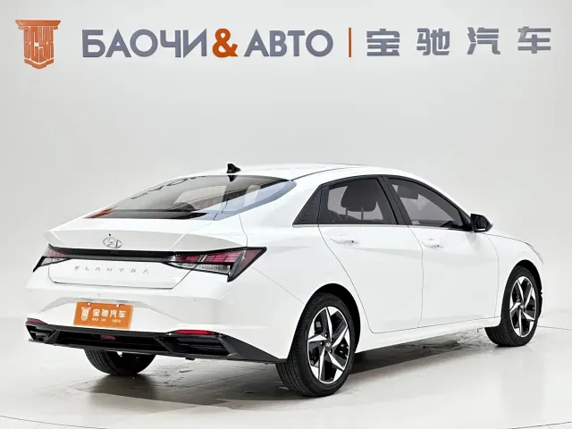Hyundai Elantra — Фото автомобиля 3