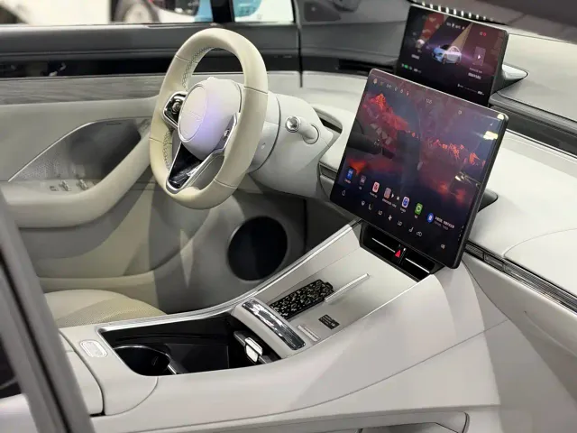 Luxeed S7 — Фото автомобиля 12