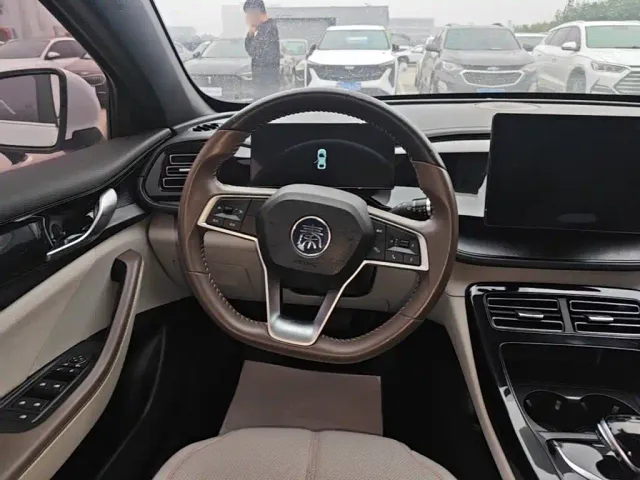 BYD Qin PLUS — Фото автомобиля 10