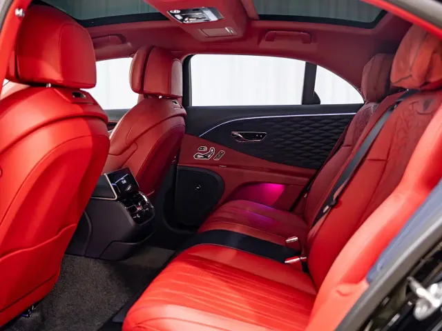 Bentley Flying Spur — Фото автомобиля 14